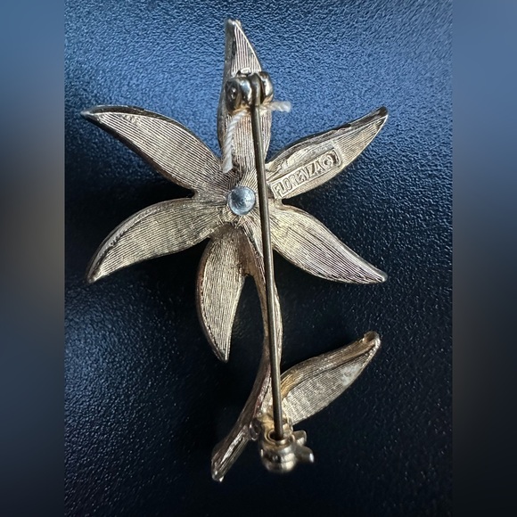 Vintage Florenza gold-tone and enamel flower brooch - Picture 3 of 5